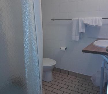 Stanthorpe Hotel | Murray Gardens Motel