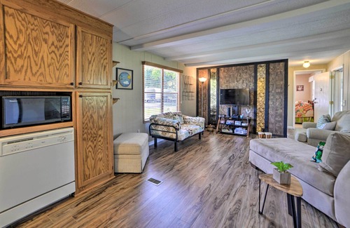 Murray Cabin | Murray Getaway w/Deck: Near Fishing & Boating!