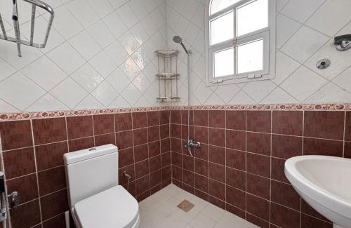 Al Ghubrah Ash Shamaliyyah House | Muscat Guesthouse 3 All Private Ensuite Rooms