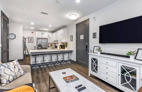 Rolling Mill Hill Condo | Muse | Centrally-located condo with fast WiFi, central AC, balcony & gym