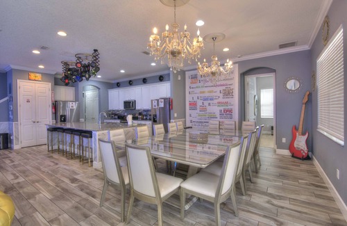 Briargrove House | Music Bowling Villa sleeps 40 FREE early check in/late check out WHEN available