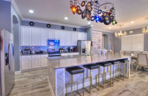 Briargrove House | Music Bowling Villa sleeps 40 FREE early check in/late check out WHEN available