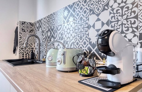 San Donato-San Vitale House | Music room with shared bathroom and private balcony