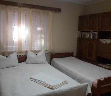 Lupeni House | Muzsikás Vendégház
