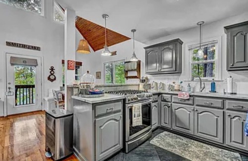 Crane Hill House | My Happy Place-Smith lake 4bed/3 bath, ,entertainment dock, pet friendly