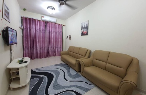 Krubong House | 300 m² House ∙ 5 bedrooms ∙ 12 guests