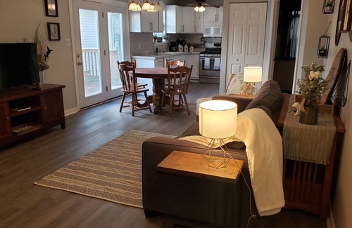 Georgetown House | My Old Kentucky Home 3 bedroom, 2 full bath. Sleeps 7