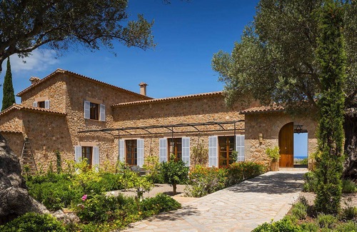 Banyalbufar Villa | My Rental Homes | Villa Welcome with heated pool and garden