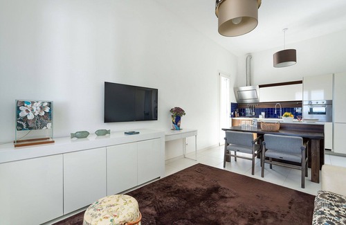 Gallina Villa | My Rental Homes - Villa Betty few steps away from a lovely bay easily reached on foot