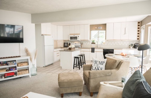 Shelbyville Cottage | My Sister’s Cottage- a Monthly Rental on Gun Lake