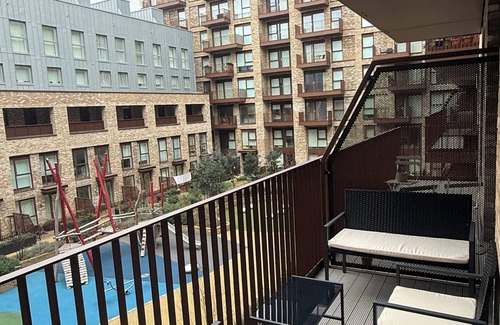 Royal Docks Apartment | My Stays - Stylish 2 Bed In Royal Wharf