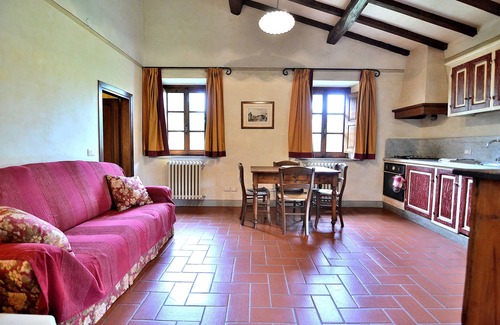 Vicchio House | My tuscan apartment- panoramic villa with pool in the Florentine countryside!