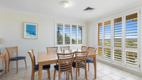 Hawks Nest House | Myall River Views - 66 The Anchorage