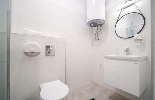 Studentski Grad Apartment | Mycampus 1 bdrm, stay 4, free parking, garden, self check-in