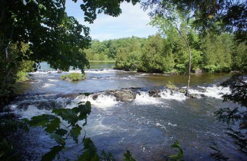 North Frontenac Cabin | Myers Cave Resort