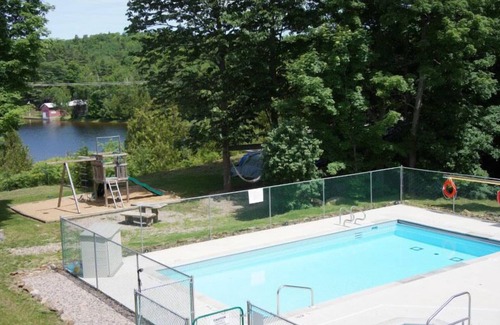 North Frontenac Cottage | Myers Cave Resort