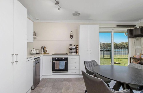 Dunbogan Apartment | Myers Inlet on Camden Head Road