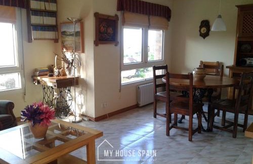 Albandi House | MyHouseSpain -Xivares, Chalet con vistas al mar