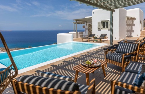 Houlakia Villa | Mykonos 3 BR Luxury Villa, Private Pool, Views!