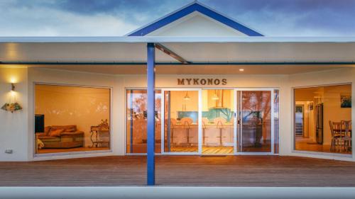 Lake Wangary House | Mykonos - Outstanding Waterfront Property With Pontoon and Fabulous Bay Views