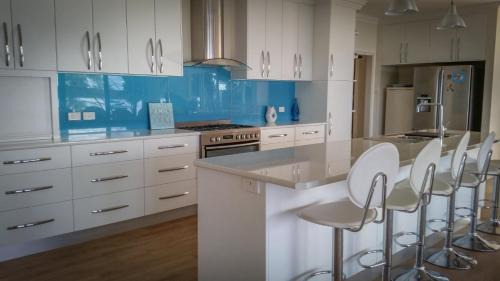 Lake Wangary House | Mykonos - Outstanding Waterfront Property With Pontoon and Fabulous Bay Views