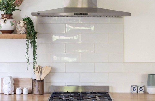 Myrtleford House | Myrtle Creek Cottage