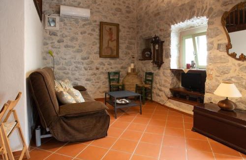 Pagkia Apartment | Myrto's Memories- My steki- Cozy stone house with all extras