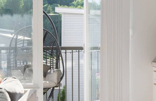 Gribbylund Apartment | Mysig lägenhet - Gym, solig terrass, BBQ Grill