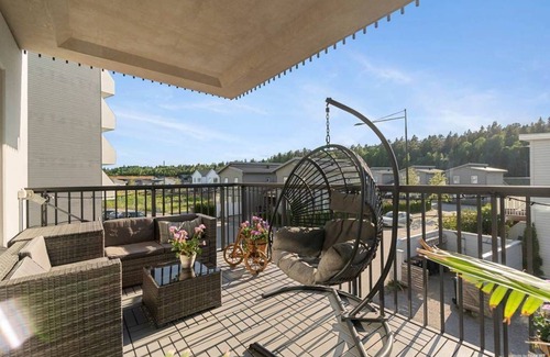 Gribbylund Apartment | Mysig lägenhet - Gym, solig terrass, BBQ Grill