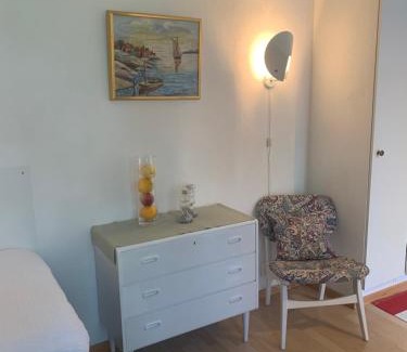 Aahus Apartment | Mysigt boende i Åhus med egen ingång, terass, wifi, tvättmaskin & parkering!