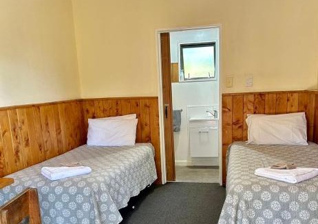 Ohaupo Hotel | Mystery Creek Motel