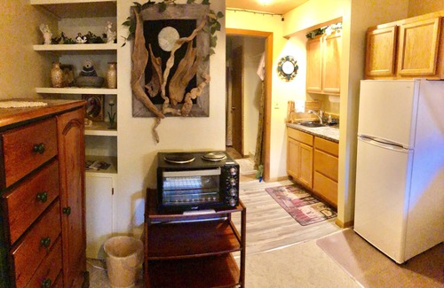 Livingston Apartment | Mystic Mountain Studio Retreat with Awesome views