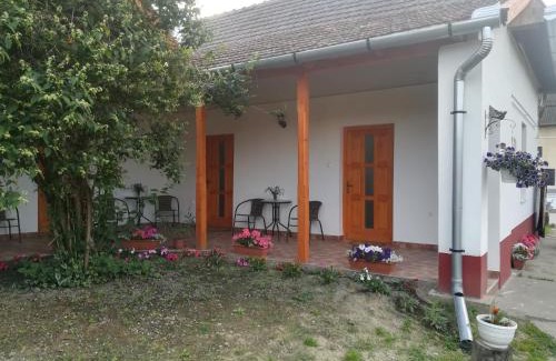 Nagykoru House | Négy Tücsök Vendégház