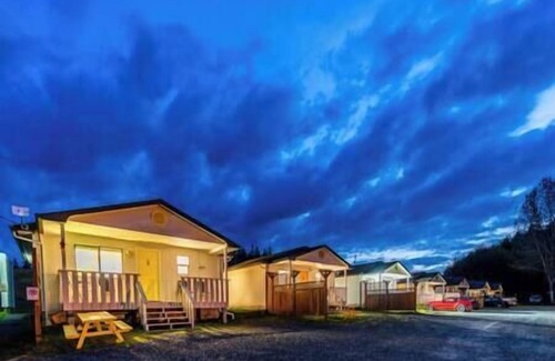 Alert Bay Cabin | (N) Deluxe Double Bedroom Cabin (non pet friendly)