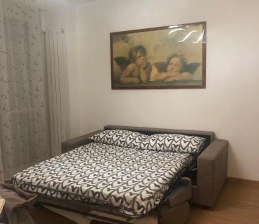 Gorla Apartment | n&ghomesweethome RaffaelloElegante appartamento ideale casa vacanze affari