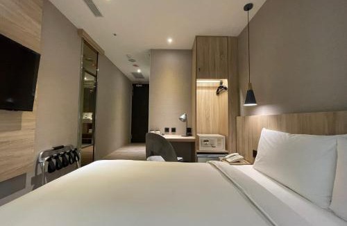 Zhongzheng Hotel | N Hotel