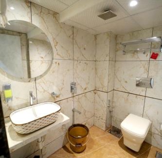 Versova House | N M Hotel Nr kokilaben Hospital