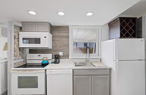 Buena Vista House | n NO SHARING !This Casita is totally Private. . Yard and Screened Lanai n