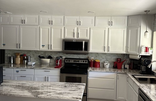 North Mountain House | N.PHX-2Suites-BestYard4Dogs-Duplex-Living area splits masterbeds private-shared