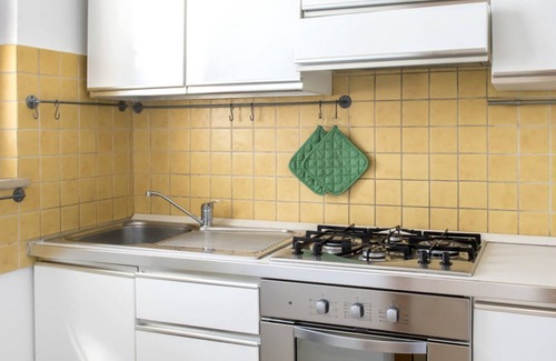 Numana Apartment | N196 - Numana, delightful two-room apartment with garden and sea view