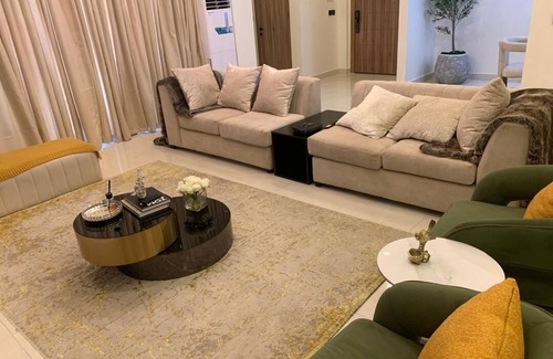 Oshodi-Isolo Apartment | n2-Bedroom Apartment in Lagos| 10 Mins from Airport