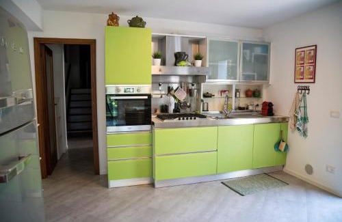 Villaggio Taunus Apartment | N228 - Numana, quadrilocale ristrutturato con giardino