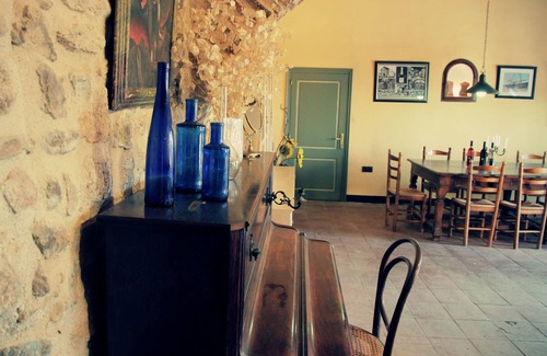 Vilajuiga Villa | (NA) Heritage masia in the midst of historic vineyard