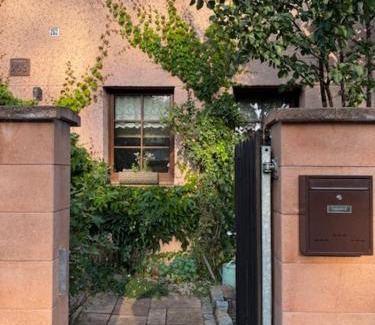 Hrob House | Na Husovce