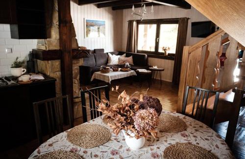 Cisna House | Na kwietnej łące - chata w Bieszczadach wysokich