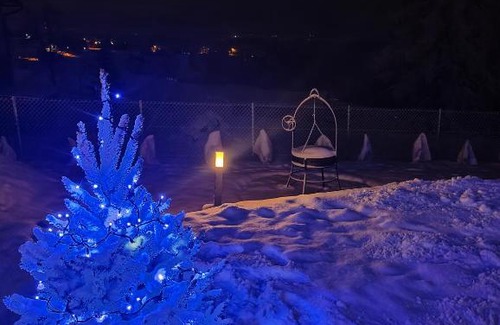 Czerwienne Ski Chalet | Na polanie