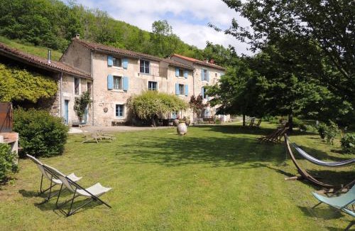 Courniou Bed & Breakfast | Nabat le Haut, chambre et table d'hotes