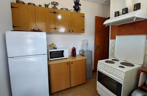 Dilesi House | Nadina's House. Family-sized with garden, close to the beach, 45' from Athens!