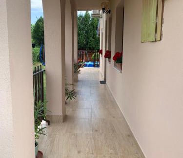 Balatonlelle Apartment | Nagcsaládos Rózsa Apartman