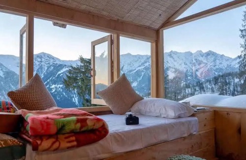 Naggar House | Naggar snow view
